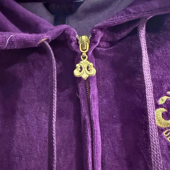 NWT Women’s purple velour jacket by Beyoncé from the Dereon Collection Size L - Picture 3 of 8